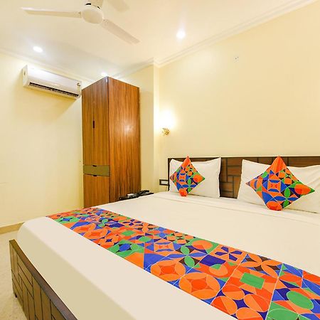 Fabhotel Prime Apple Tree Residency New Delhi Exteriör bild