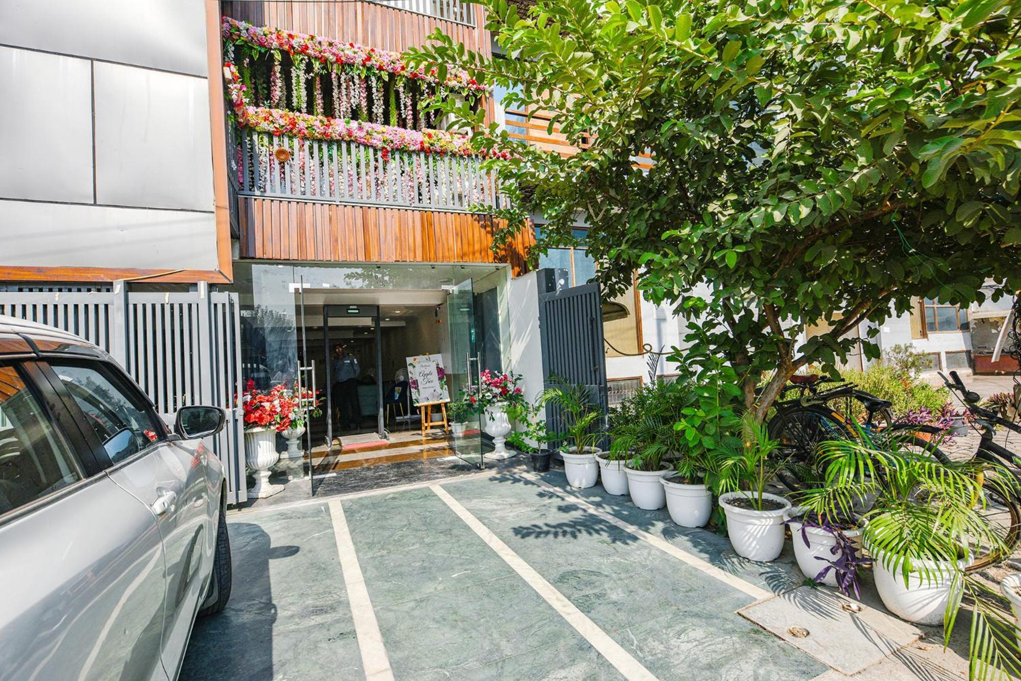 Fabhotel Prime Apple Tree Residency New Delhi Exteriör bild