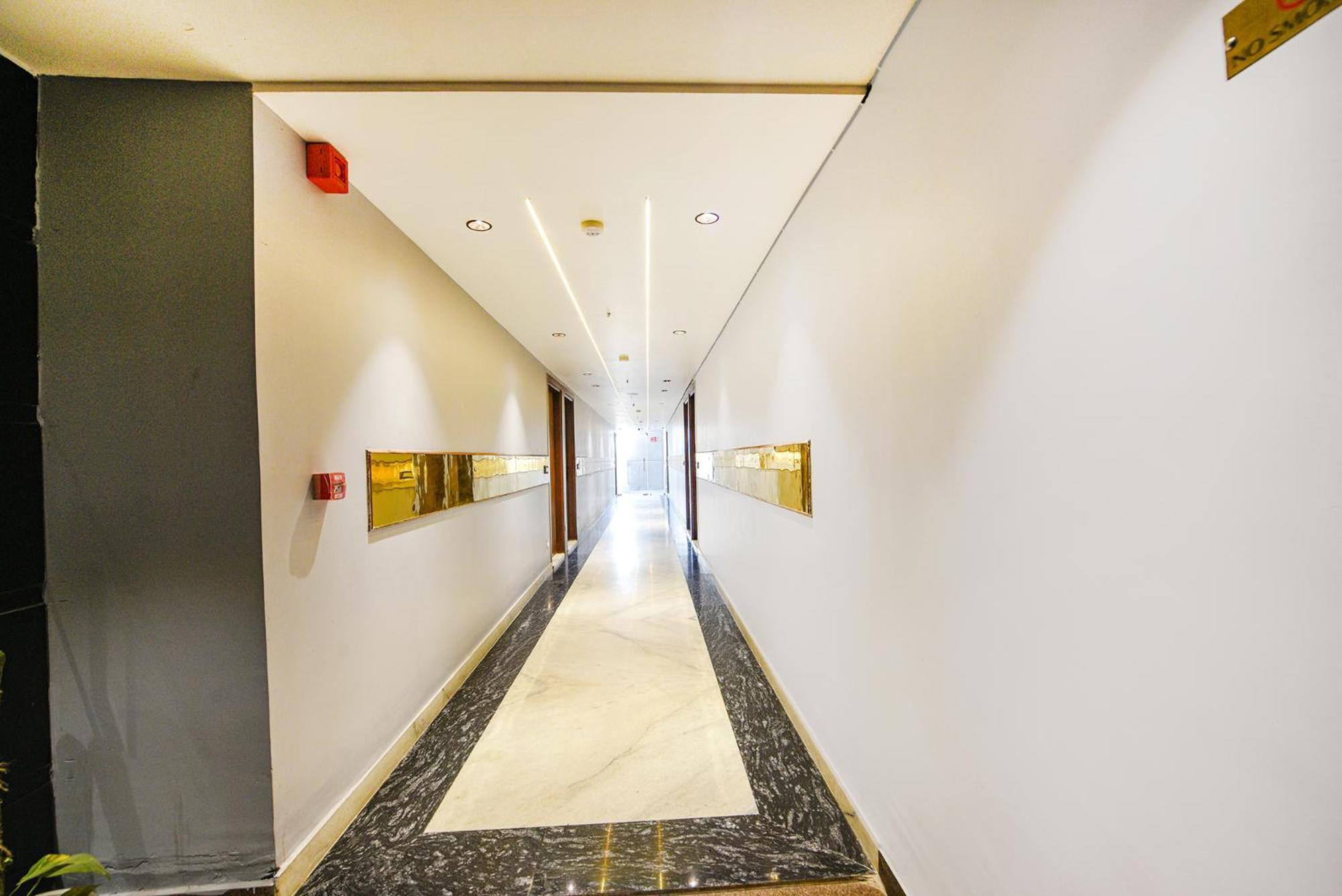 Fabhotel Prime Apple Tree Residency New Delhi Exteriör bild
